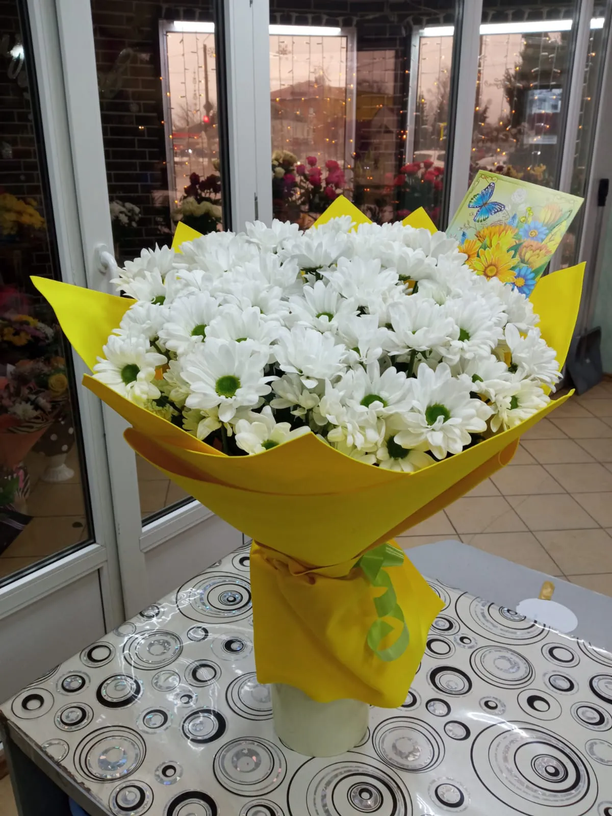 Букет из белых ромашек — изображение 2